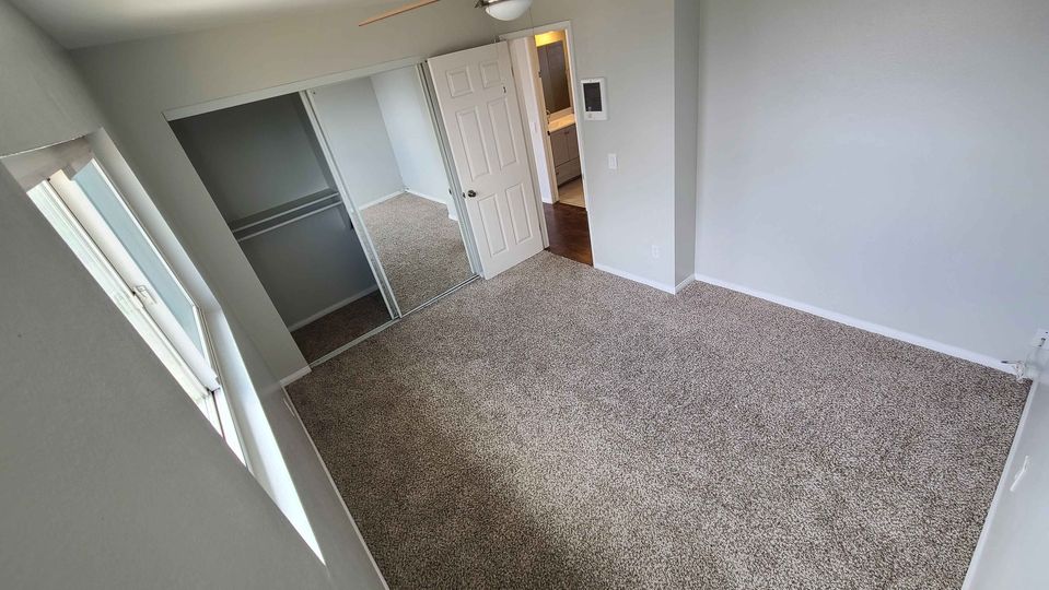 2 Beds 1 Bath - Townhouse photo'