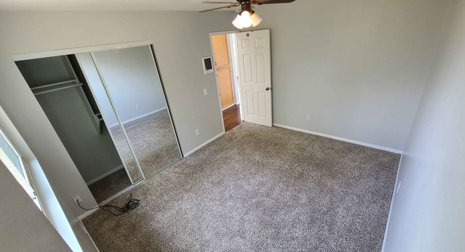 2 Beds 1 Bath - Townhouse photo'