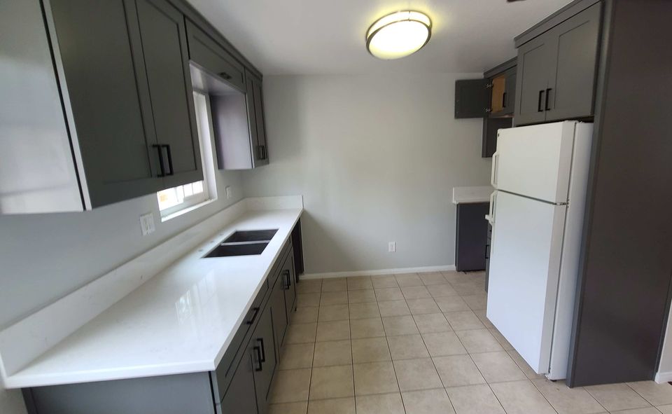 2 Beds 1 Bath - Townhouse photo'