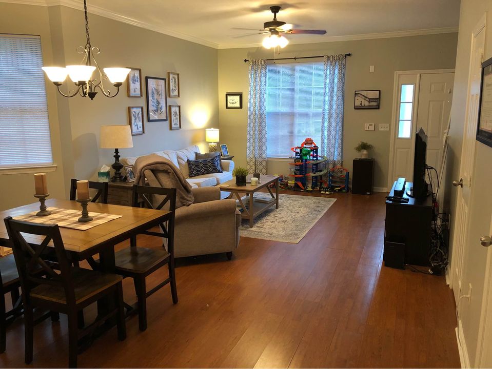 2 Beds 2.5 Baths - Townhouse - 2