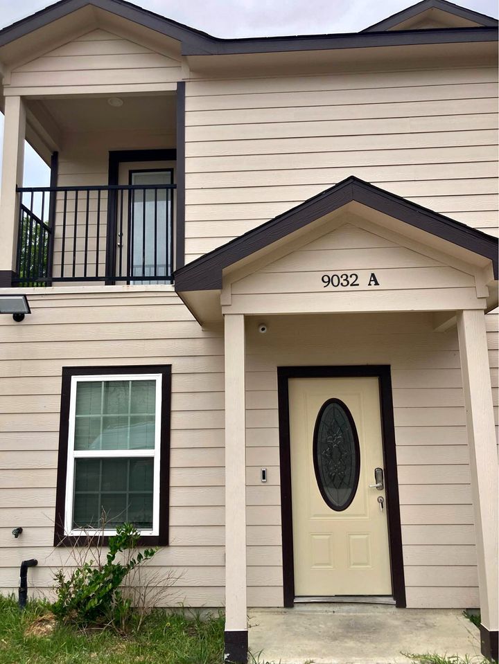 2 Beds 2.5 Baths - Townhouse