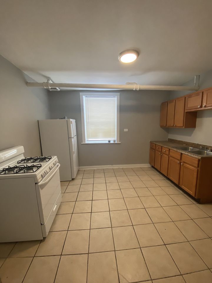 3 Beds 1 Bath Apartment photo'