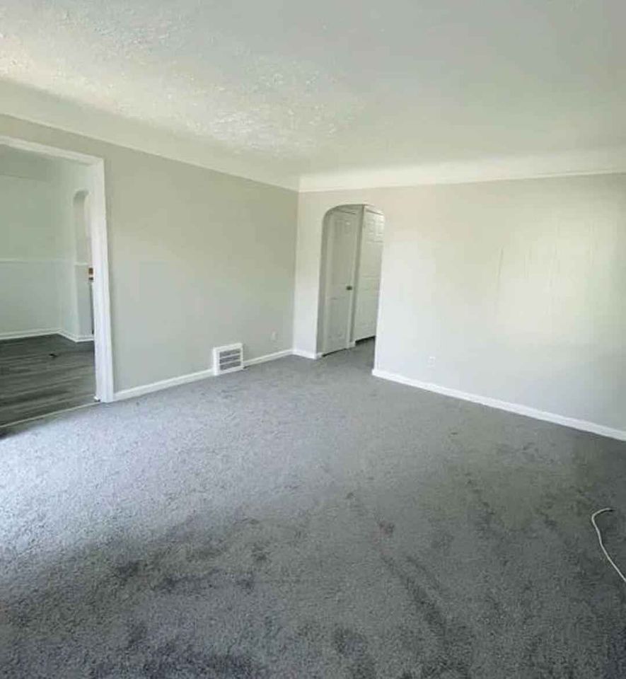 3 Beds 1 Bath - House photo'