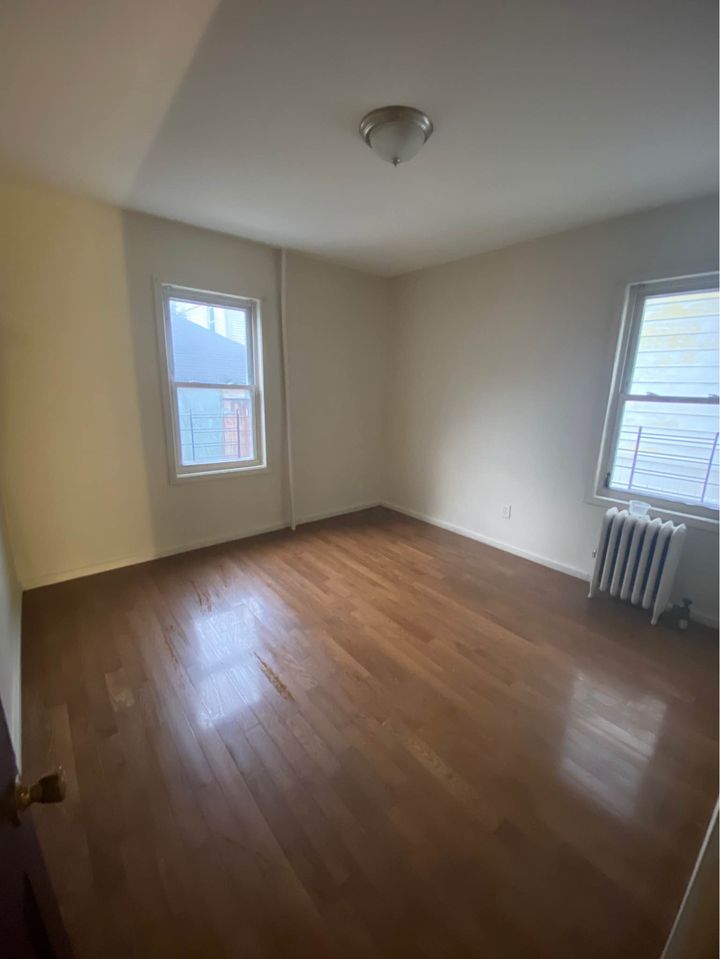 4 Beds 1 Bath - House photo'