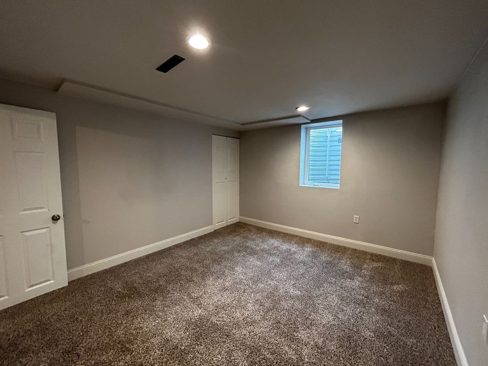 3 Beds 1 Bath Townhouse photo'