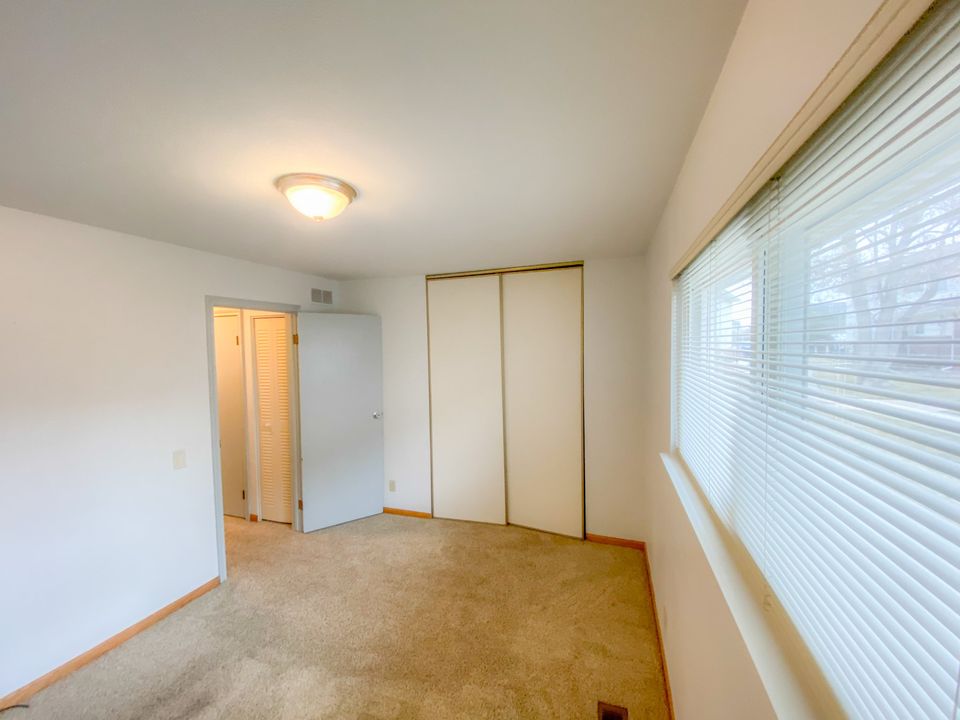 2 Beds 1 Bath Townhouse photo'