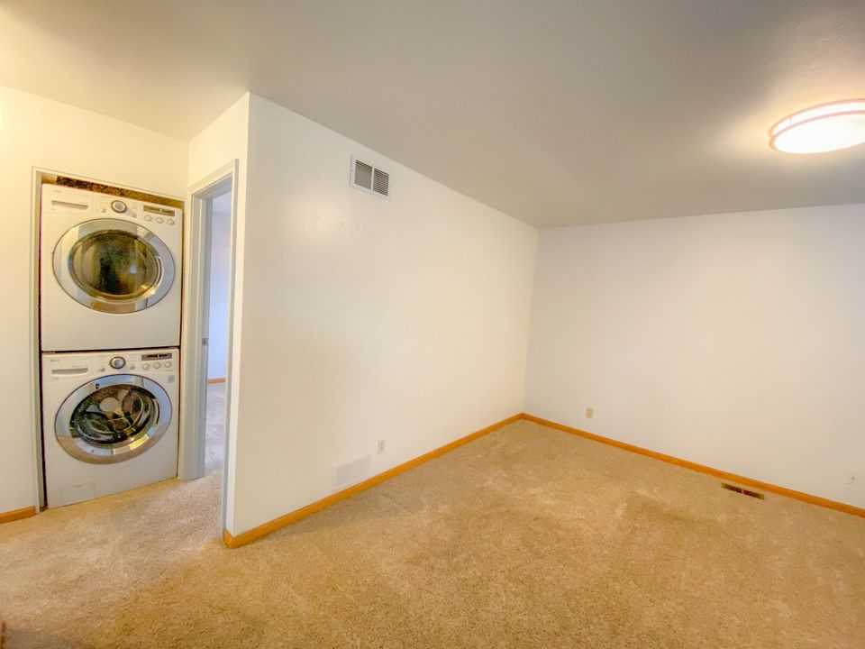 2 Beds 1 Bath Townhouse photo'