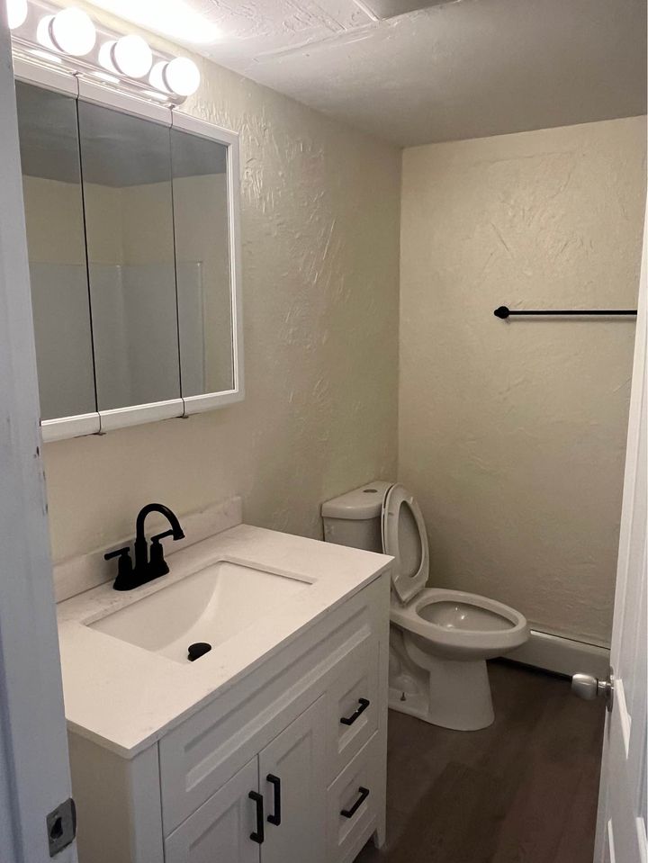 2 Beds 1 Bath - Townhouse photo'