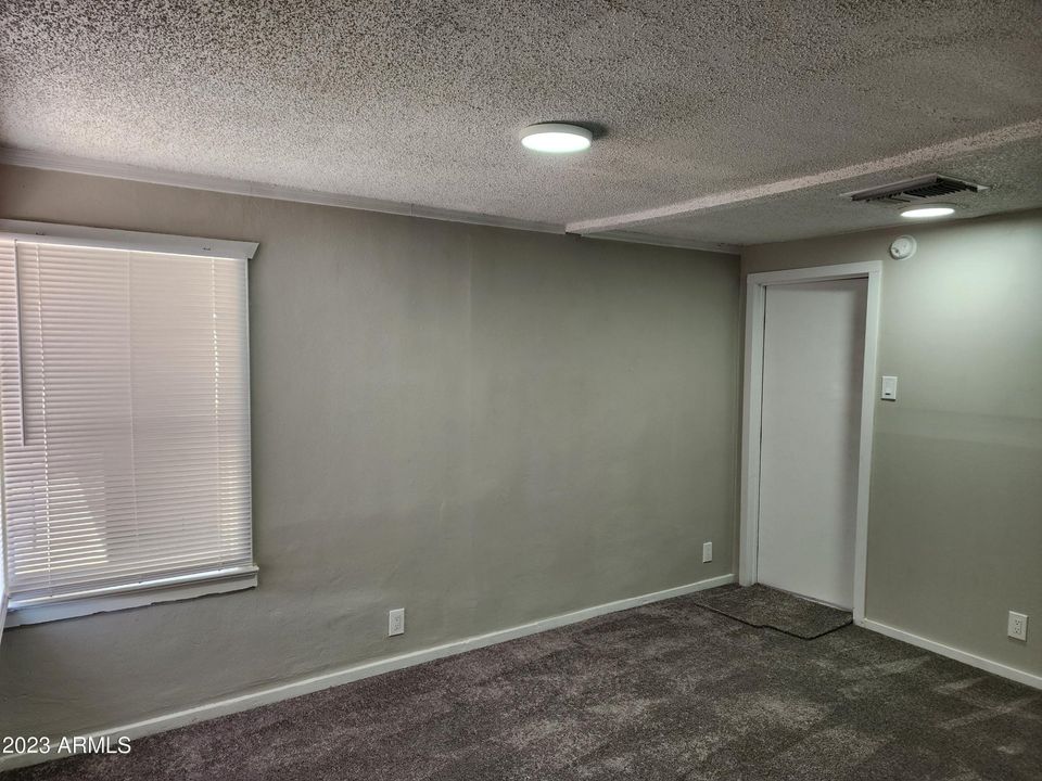 3 Beds 1 Bath Apartment photo'