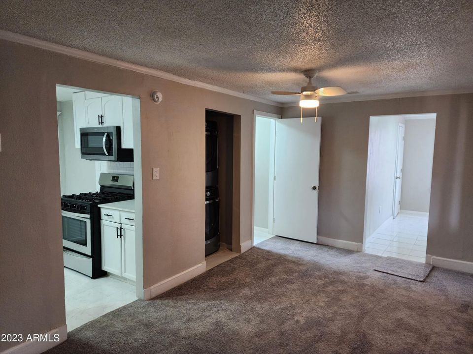 3 Beds 1 Bath Apartment photo'