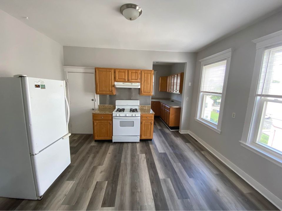 3 Beds 1 Bath - Apartment photo'