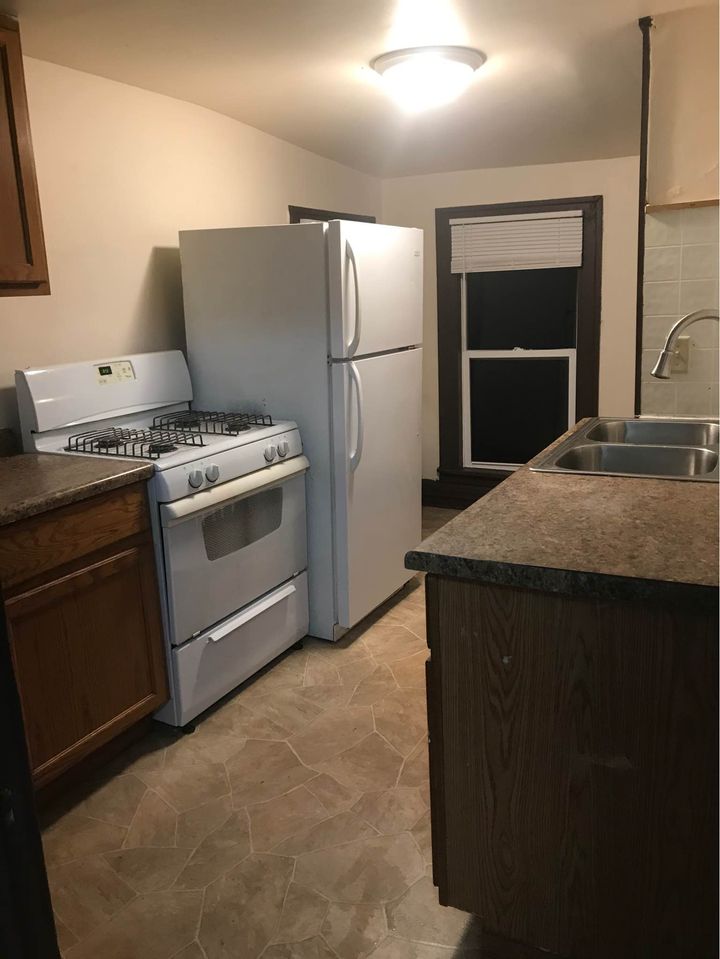 3 Beds 1 Bath - House photo'