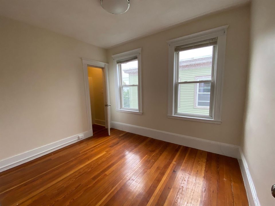 3 Beds 2 Baths Apartment photo'