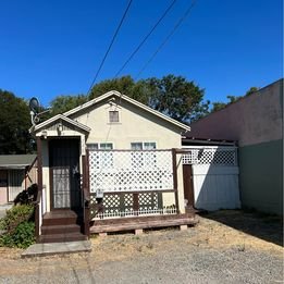 1 Bed 1 Bath - House photo'