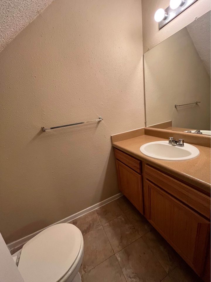 1 Bed 1.5 Baths - Townhouse photo'