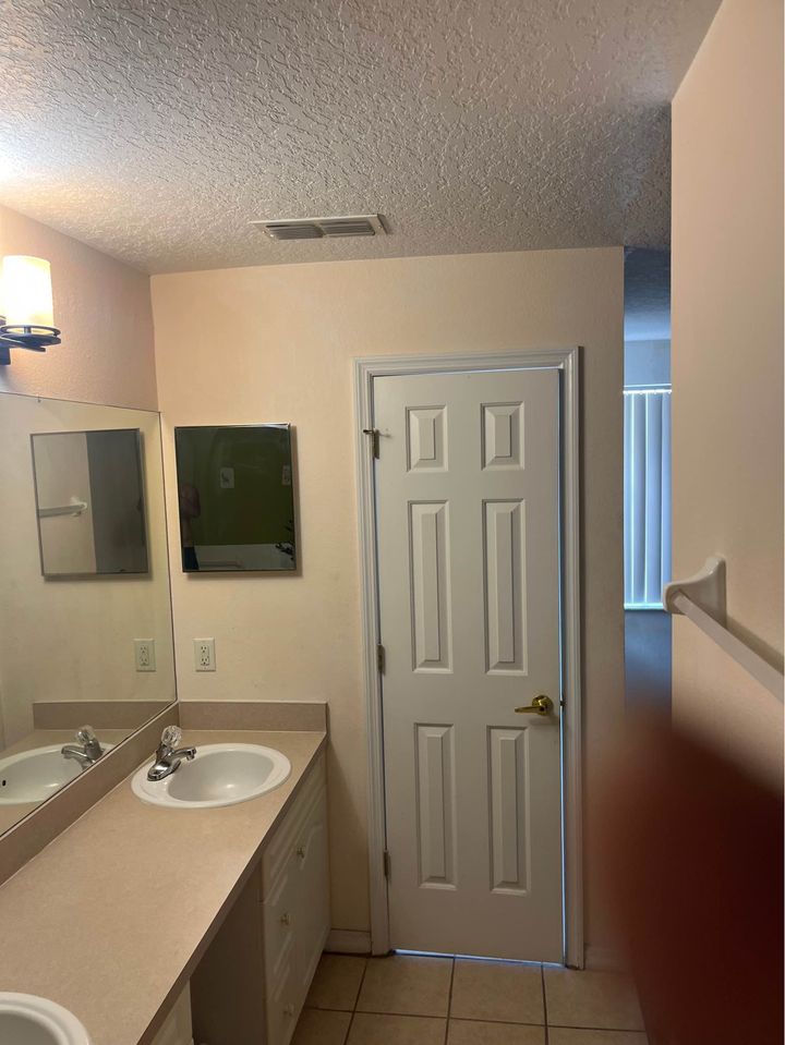 1 Bed 1 Bath - Townhouse photo'