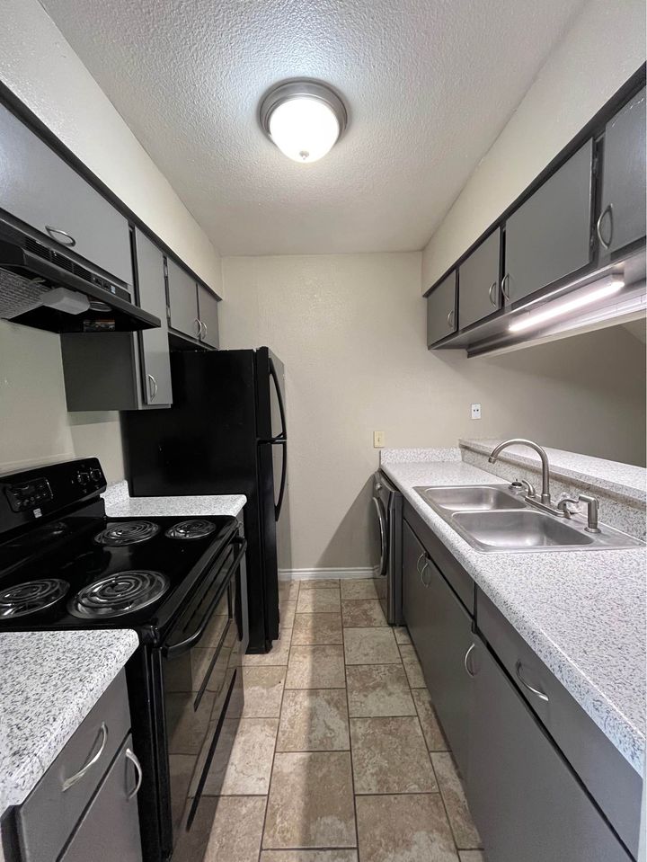 1 Bed 1 Bath - Townhouse photo'