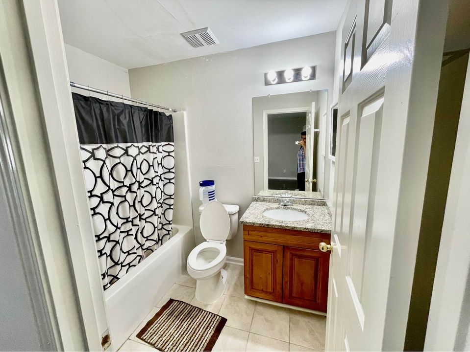 1 Bed 1 Bath - Townhouse photo'