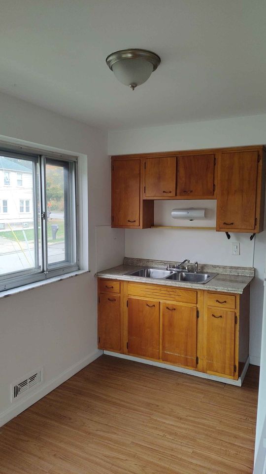 1 bed · 2 bath · Townhouse photo'