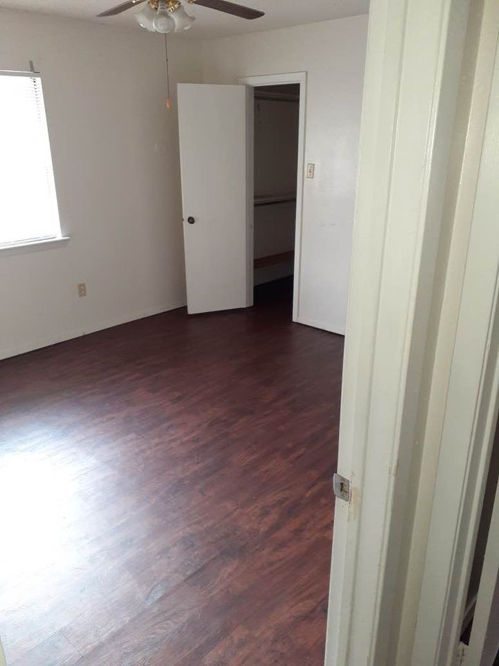 1 Bed 2 Baths - Townhouse photo'