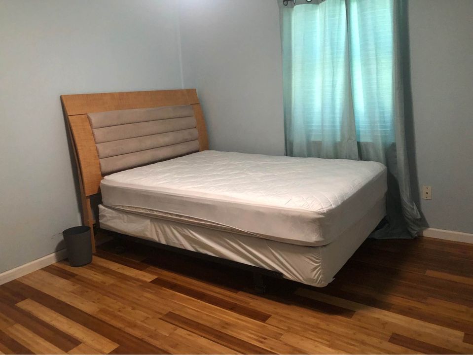 1 Room for rent in a shared spacious home photo'