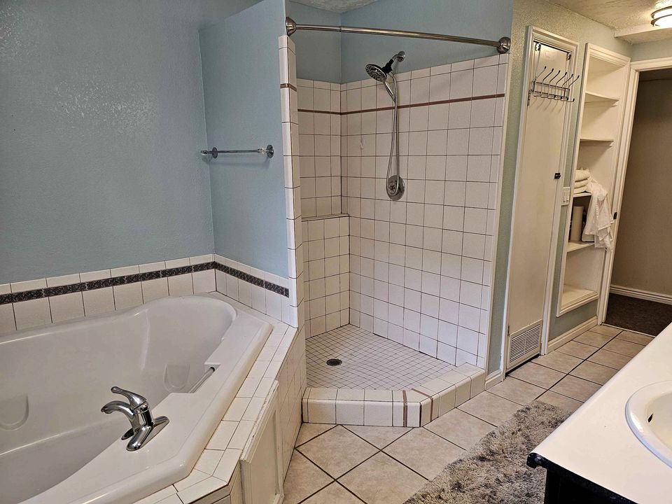 2 Beds 1 Bath - Apartment