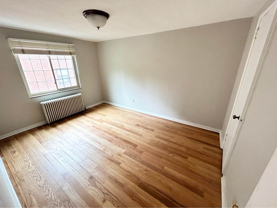 2 Beds 1 Bath - Apartment - 4