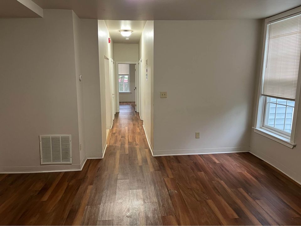 2 Beds 1 Bath - Apartment - 10