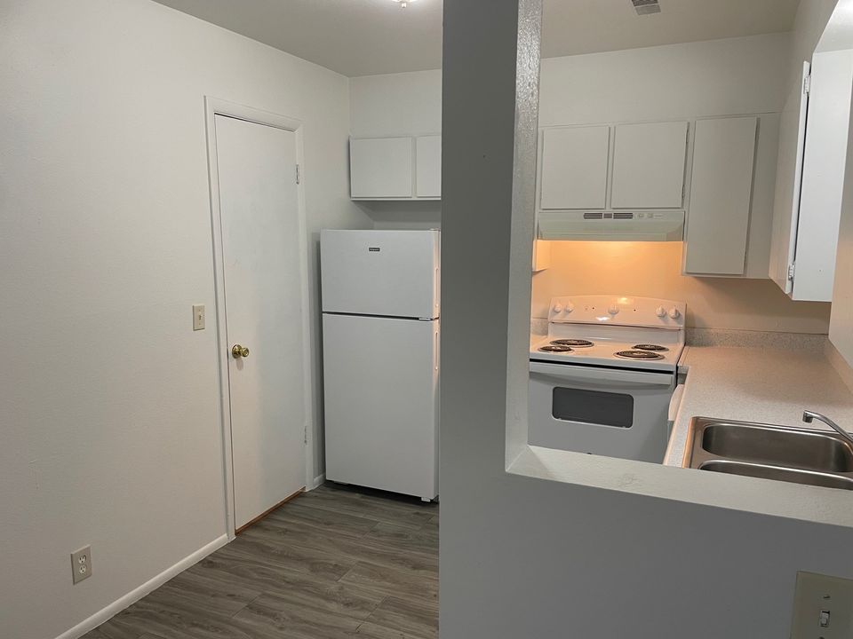 2 Beds 1 Bath Apartment photo'