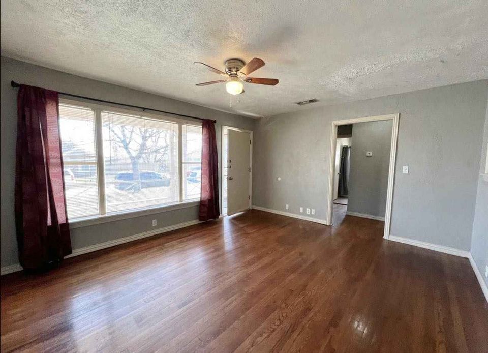 2 Beds 1 Bath - House photo'