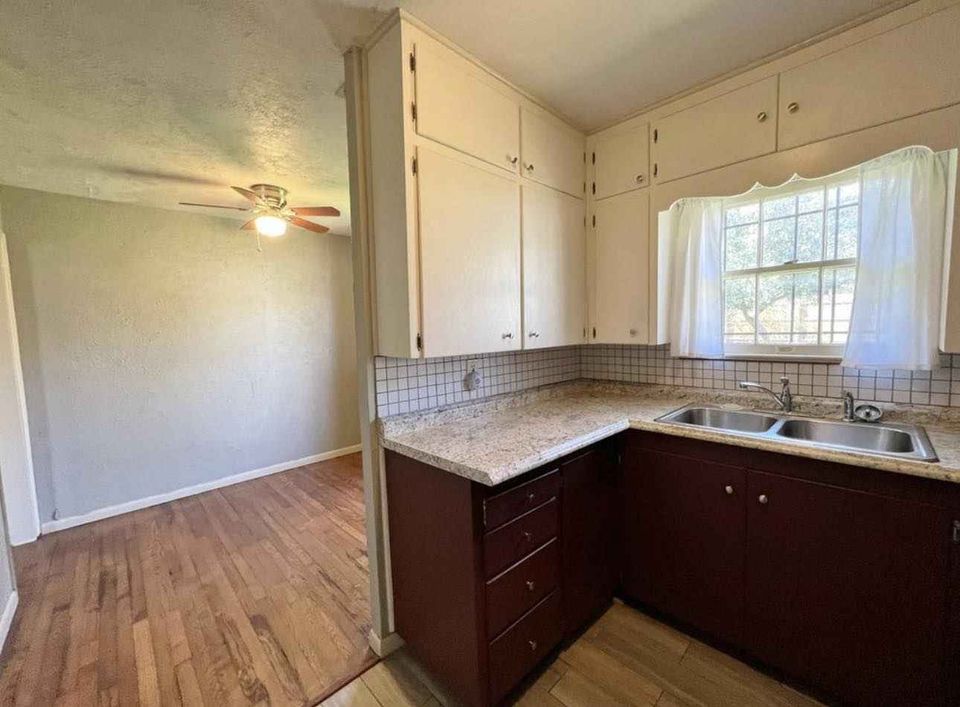 2 Beds 1 Bath - House photo'