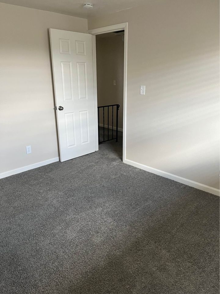 2 Beds 1 Bath - Townhouse photo'