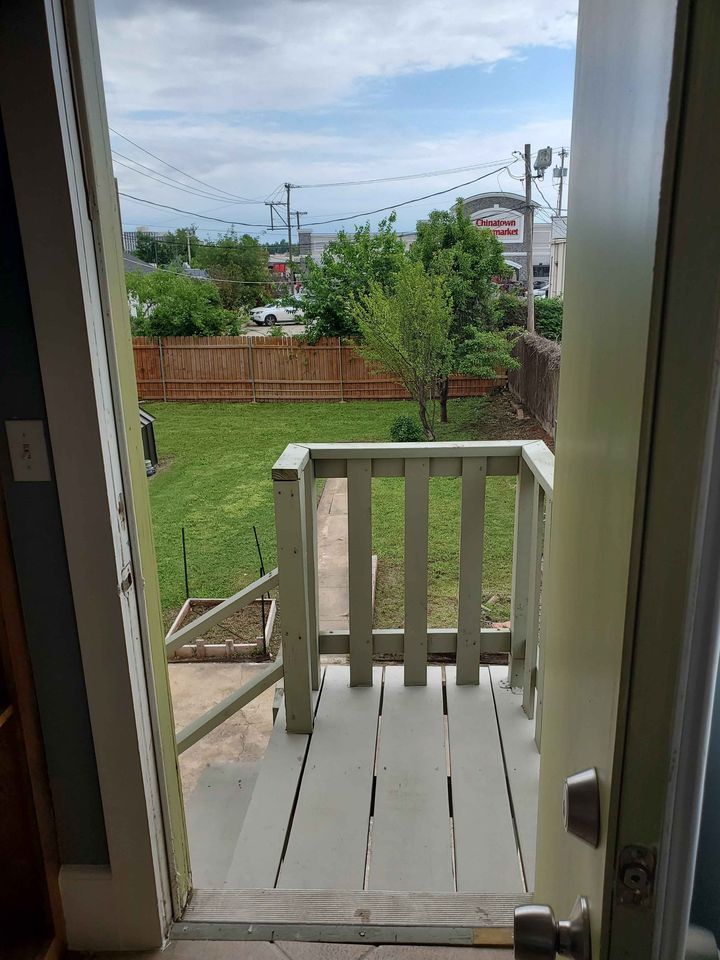 2 Beds 1 Bath - Townhouse photo'