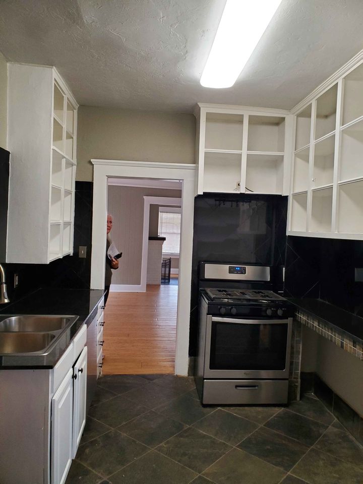 2 Beds 1 Bath - Townhouse photo'