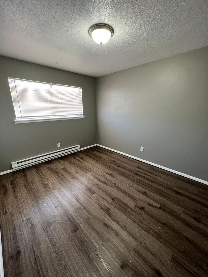 2 Beds 1 Bath - Townhouse photo'