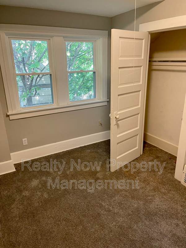 2 Beds 1 Bath - Townhouse photo'