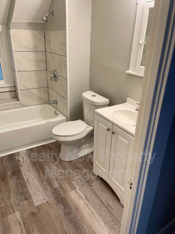 2 Beds 1 Bath - Townhouse photo'