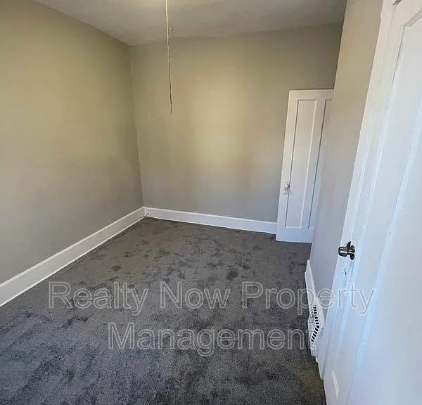 2 Beds 1 Bath - Townhouse photo'