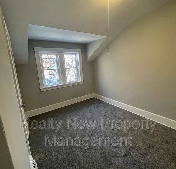 2 Beds 1 Bath - Townhouse photo'