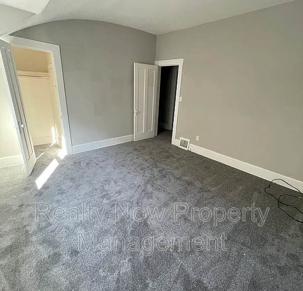 2 Beds 1 Bath - Townhouse photo'