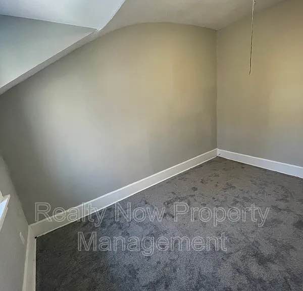 2 Beds 1 Bath - Townhouse photo'