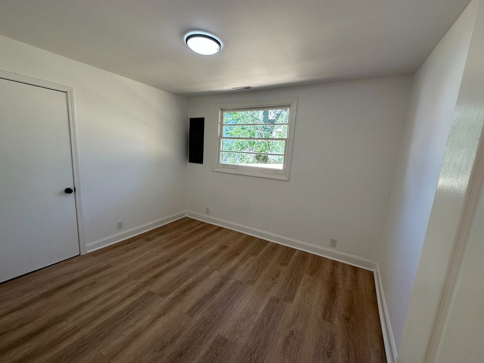 2 Beds 1 Bath Townhouse photo'