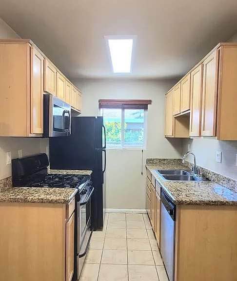 2 Beds 1 Bath - Townhouse photo'