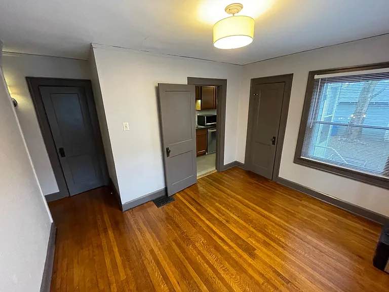 2 Beds 1 Bath - Townhouse photo'