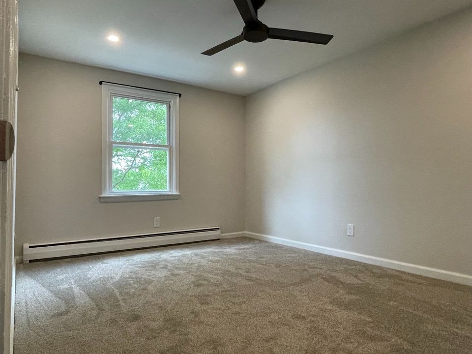 2 Beds 1 Bath Townhouse photo'