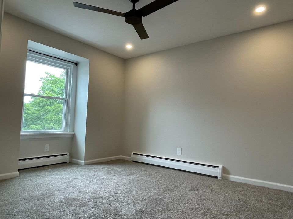 2 Beds 1 Bath Townhouse photo'