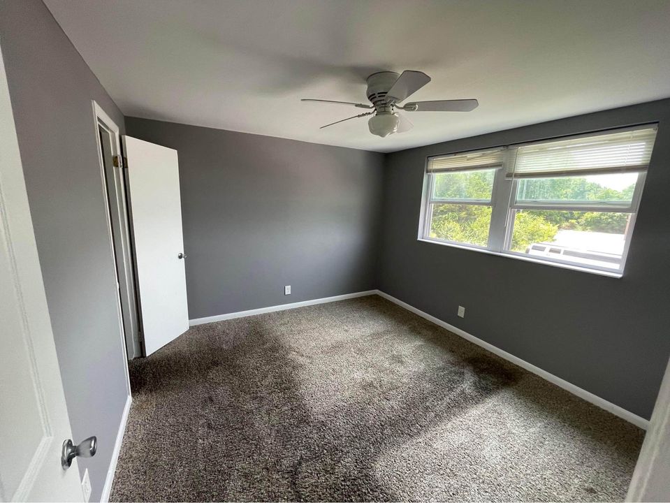 2 Beds 1 Bath - Townhouse photo'