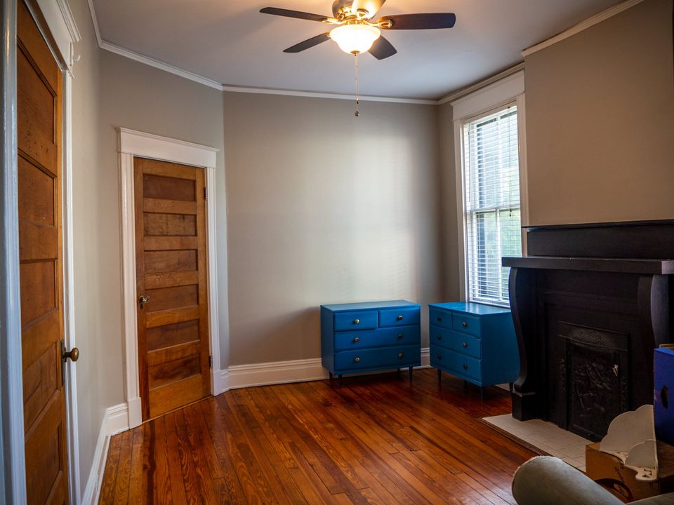 2 Beds 1 Bath Townhouse photo'