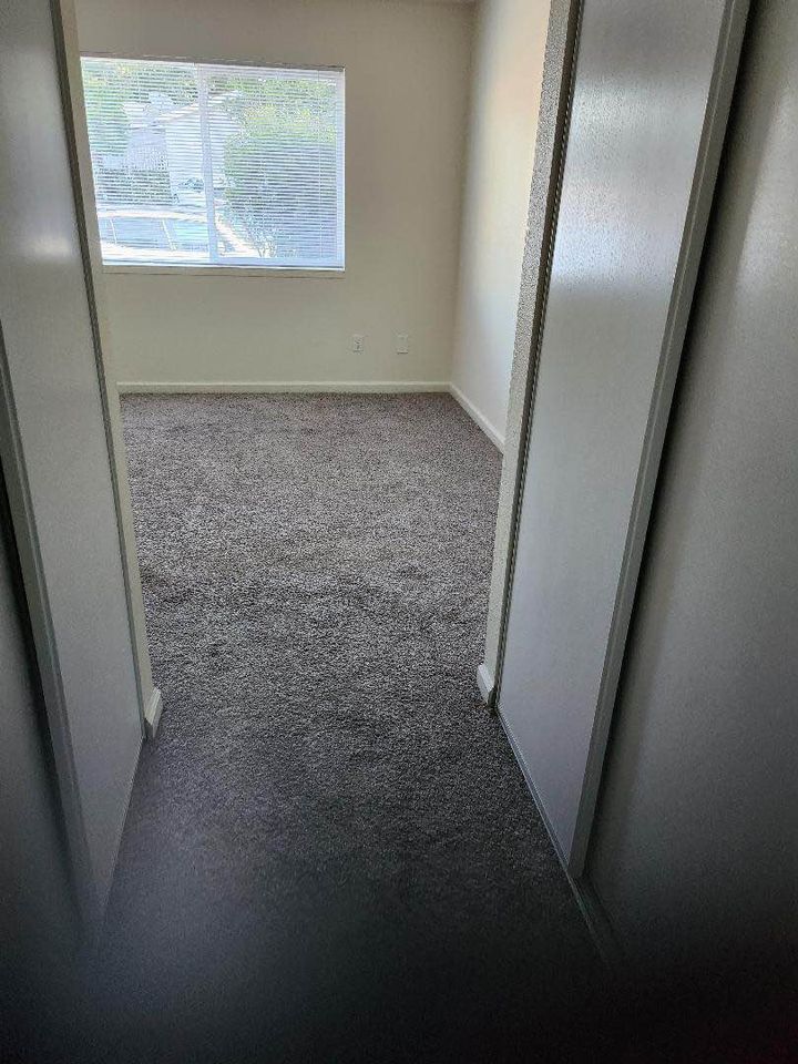 2 Beds 1 Bath - Townhouse photo'