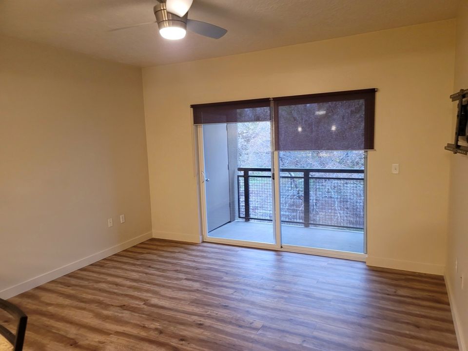 2 Beds 2 Baths Apartment